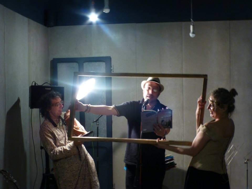 Mike y Mona en escena