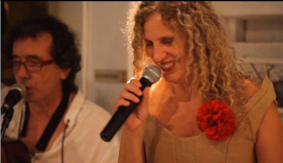 Mike y Mona en escena